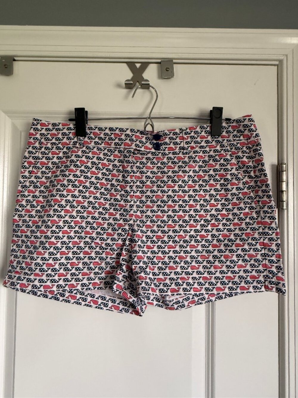 Vineyard Vines American Flag Red White & Blue Whale Print Shorts Size 10 July 4
